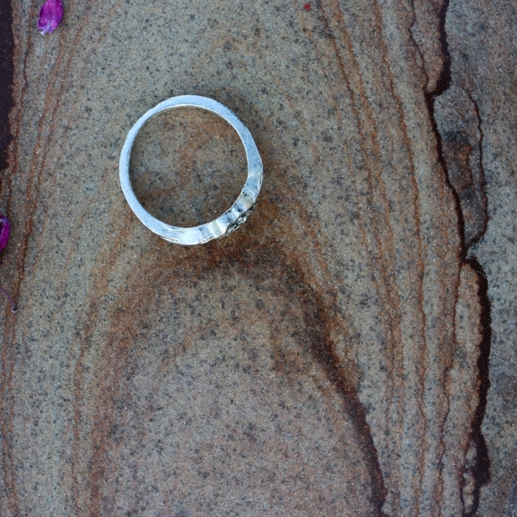 Flower Design Silver Band Ring - Picture 2 of 2